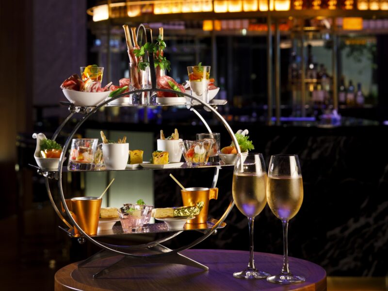 The Union Bar & Lounge<br />
Sunset Cocktails