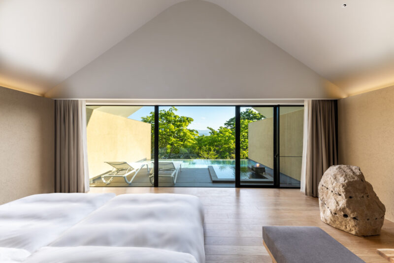 FOREST SIDE VILLA<br />
FOREST VIEW ROOM