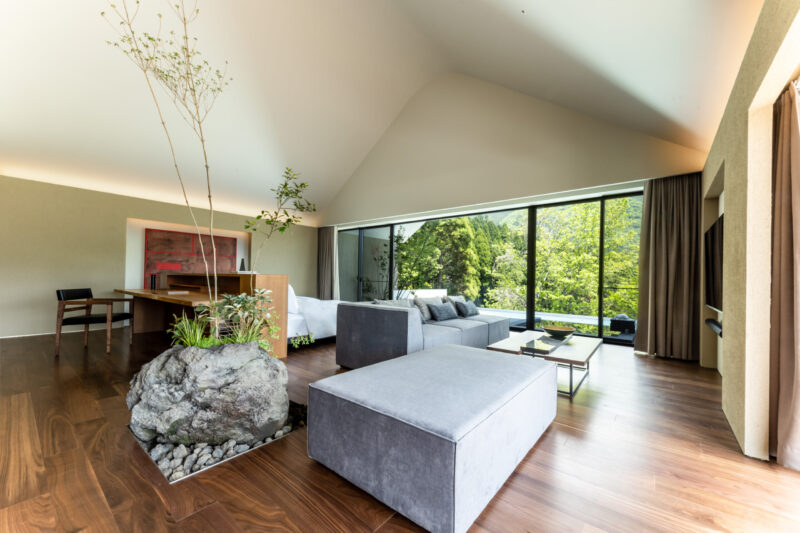 HILL TOP SKY PAVILION<br />
MT. YUFU SUNRISE VIEW PREMIUM SUITE
