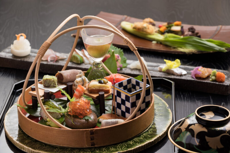 彩り豊かな夕餉の膳