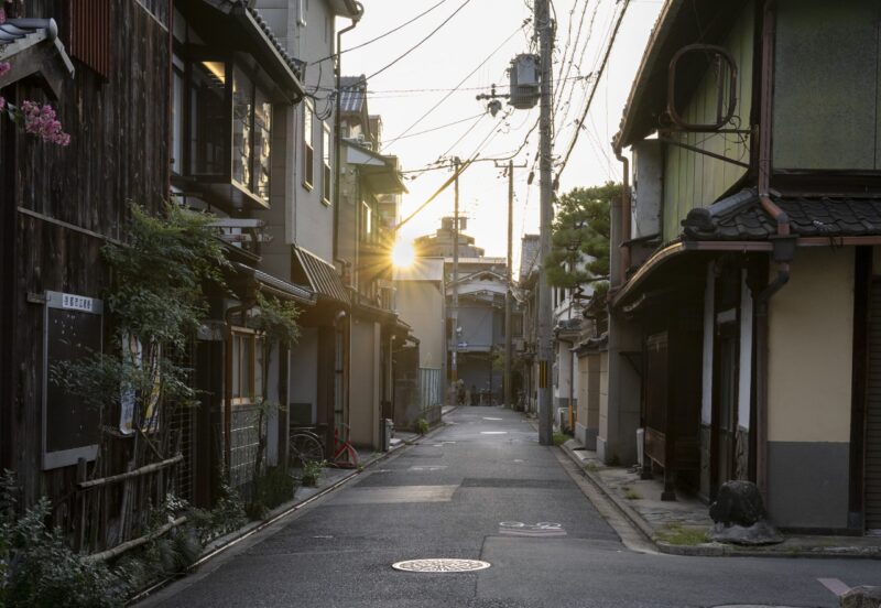 町家へ続く京都の路地